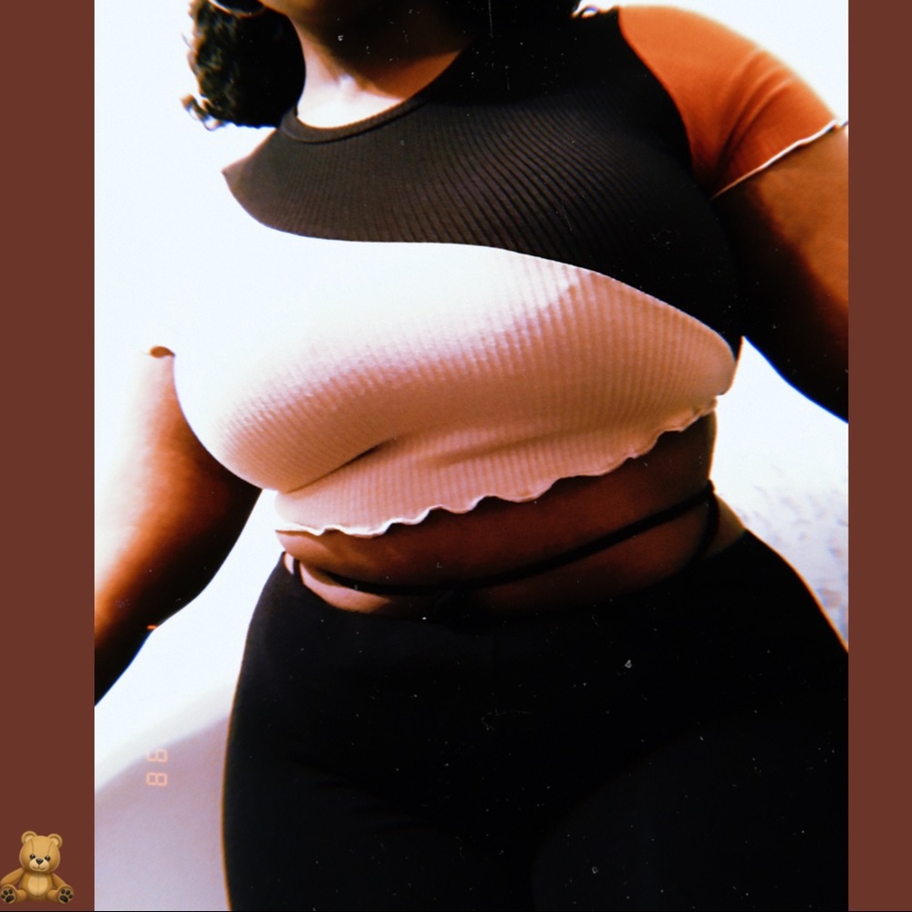 Multi-Striped crop top🤎